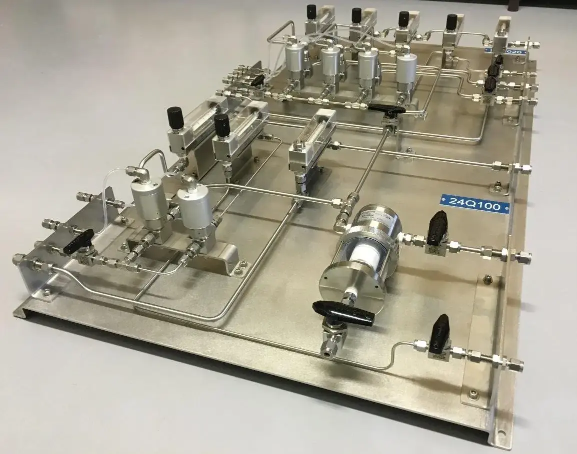 Platine systèmes fluides
