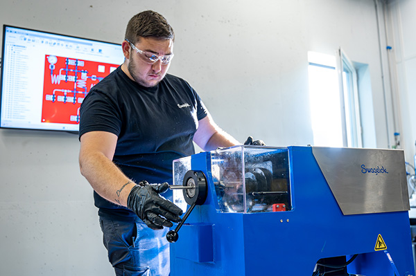 Machine cone and thread